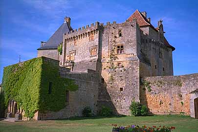 Chateau Biron, by Annelies Henshall, aged 12.